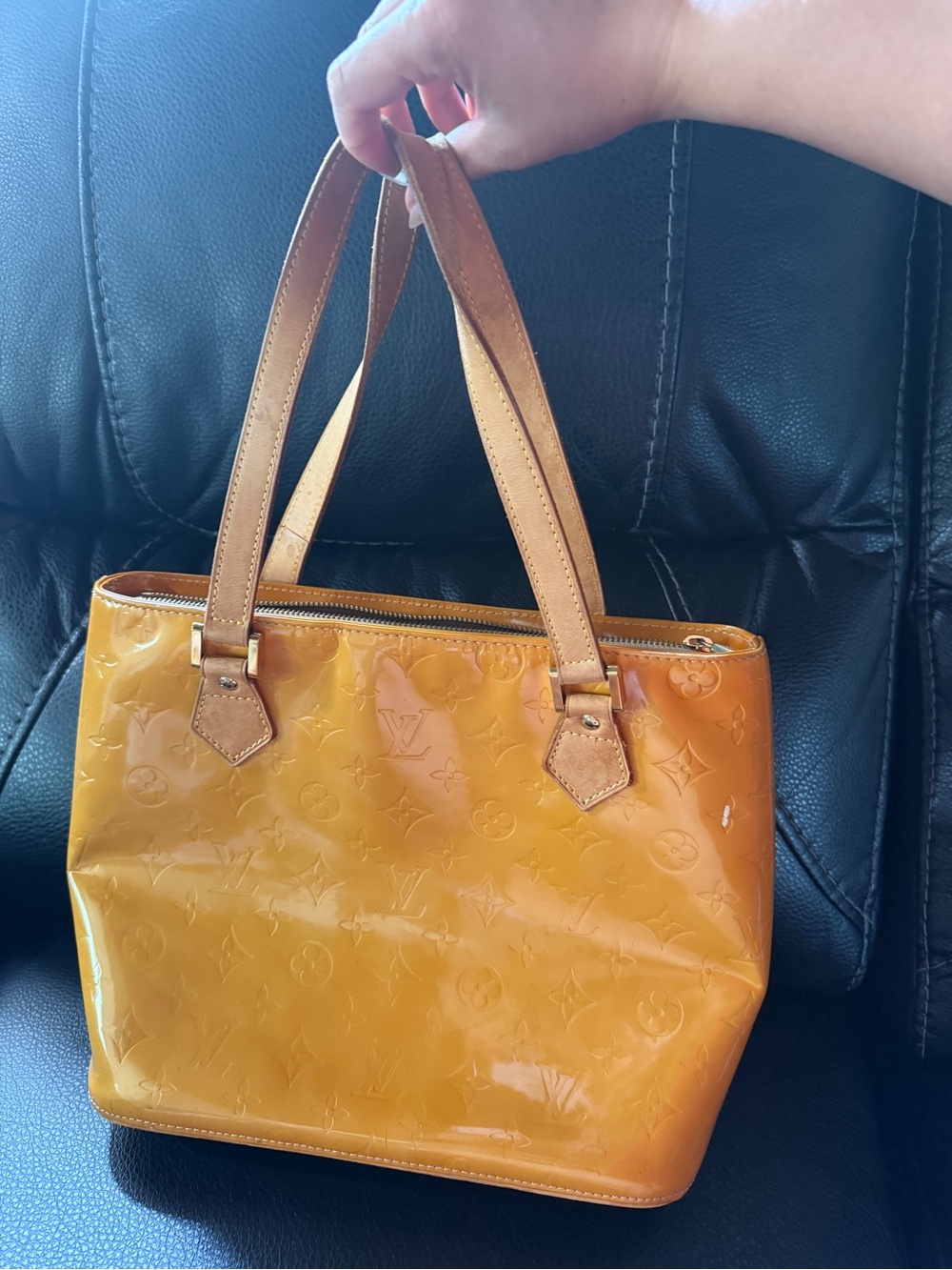 Louis Vuitton Amber Patent Monogram Tote in Honey Yellow - Picture 2 of 7